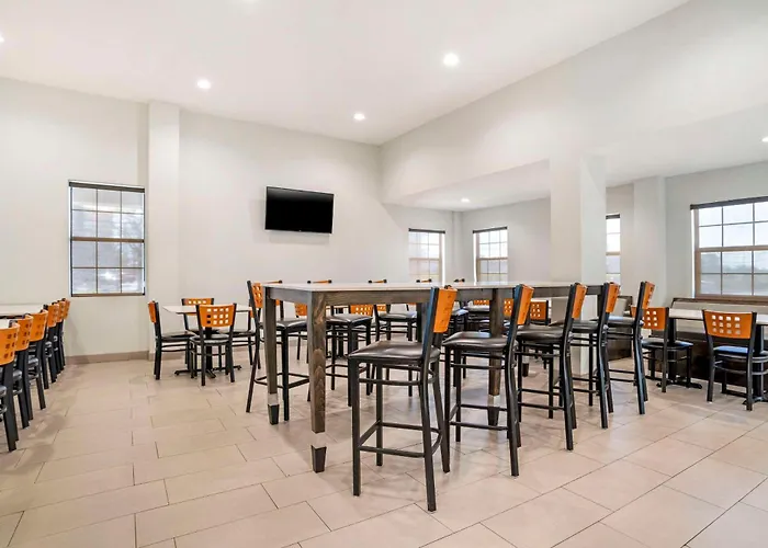 Quality Inn & Conference Center Panama City